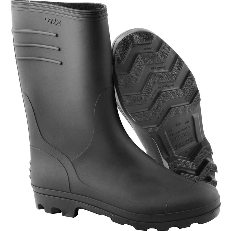 Bota de PVC preta, cano médio, com forro, 43