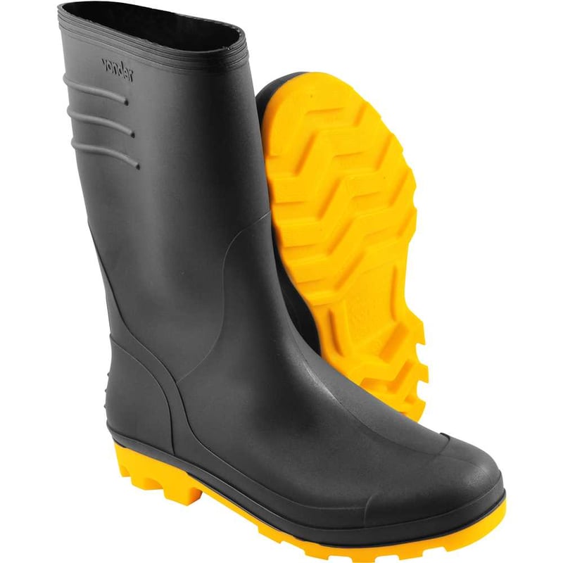 Bota de PVC preta com solado amarelo, 38, cano médio, sem forro