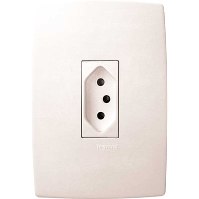 Tomada de embutir linha Pial Plus, universal 2 pinos + terra simples vertical, 615076